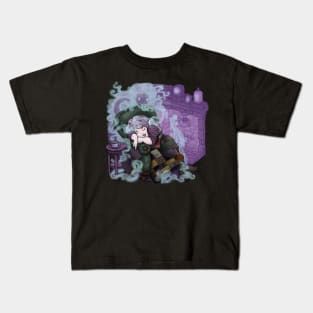 A ghostly visit Kids T-Shirt